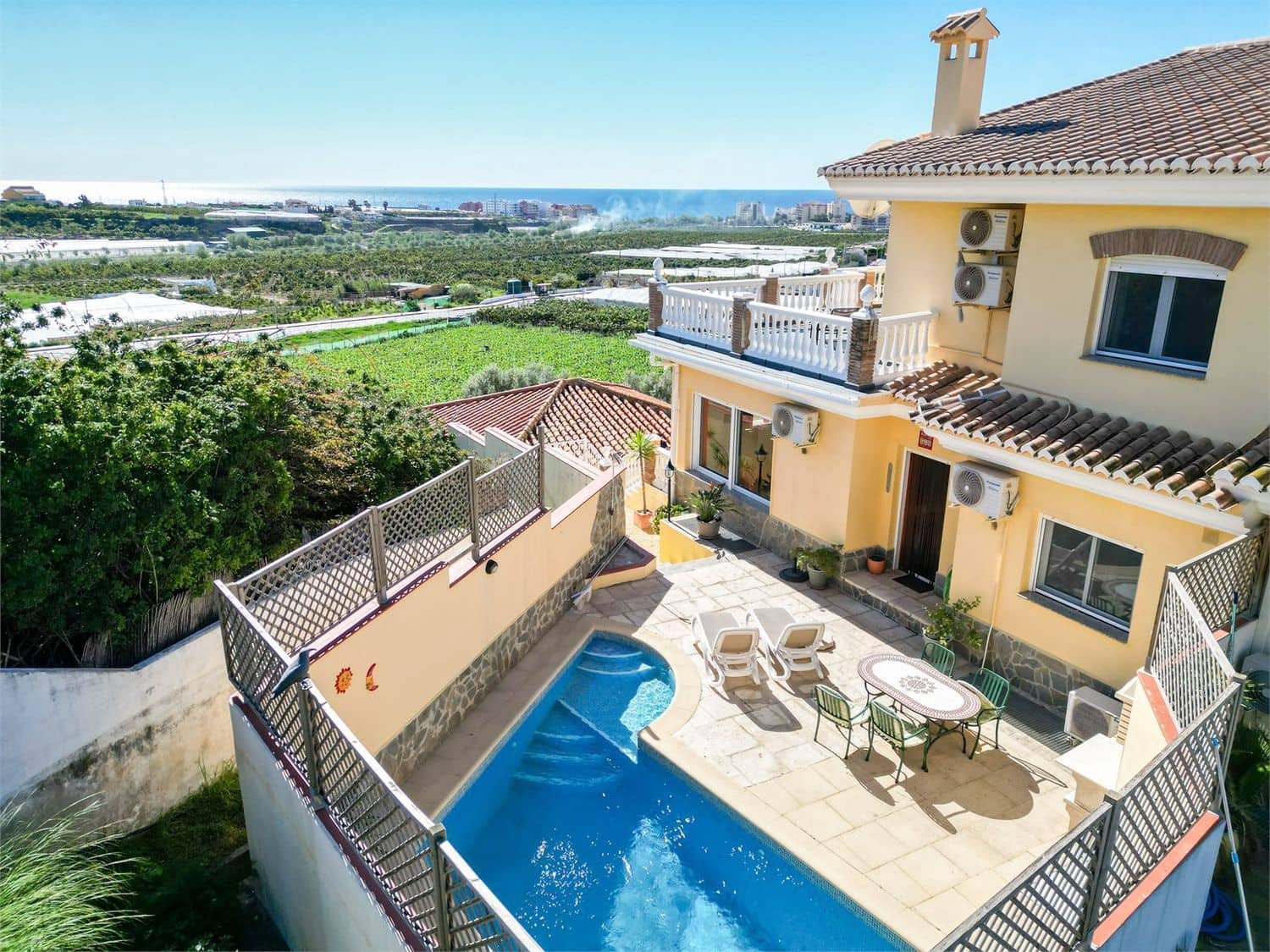Villa for sale in Torrox-Costa - € 469,000 (Ref: 9976376)