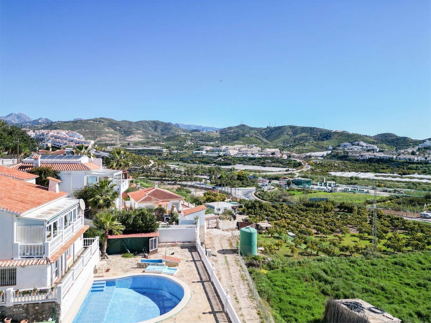 Villa for sale in Torrox-Costa - € 469,000 (Ref: 9976376)