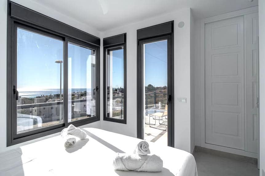 3 slaapkamer Villa te koop in Nerja met zwembad garage - € 829.000 (Ref: 9976377)