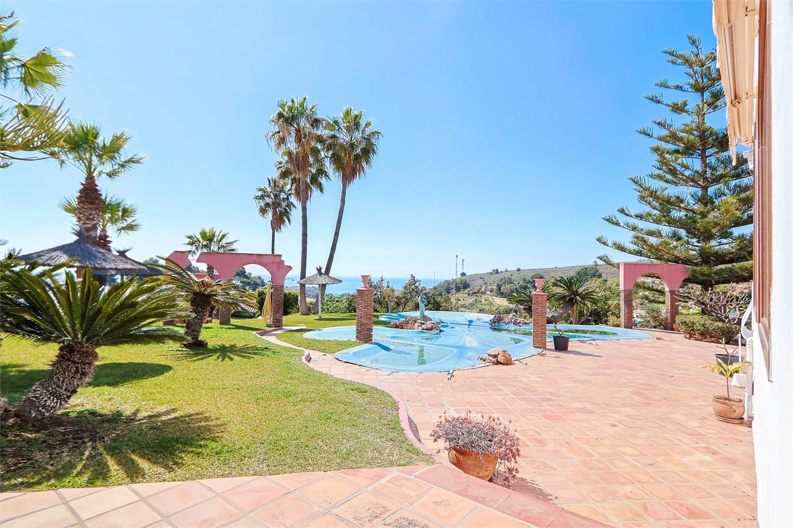 6 soveværelse Villa til salg i Nerja med swimmingpool garage - € 1.340.000 (Ref: 9976378)