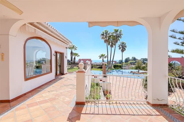 6 soverom Villa til salgs i Nerja med svømmebasseng garasje - € 1 340 000 (Ref: 9976378)