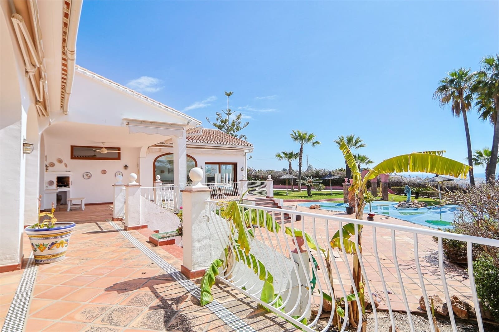 6 soveværelse Villa til salg i Nerja med swimmingpool garage - € 1.340.000 (Ref: 9976378)