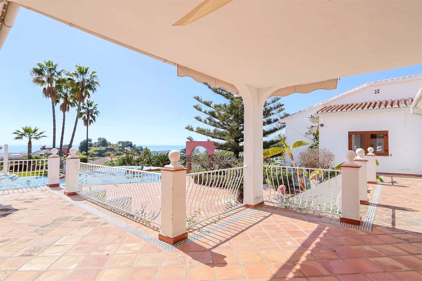 6 soveværelse Villa til salg i Nerja med swimmingpool garage - € 1.340.000 (Ref: 9976378)