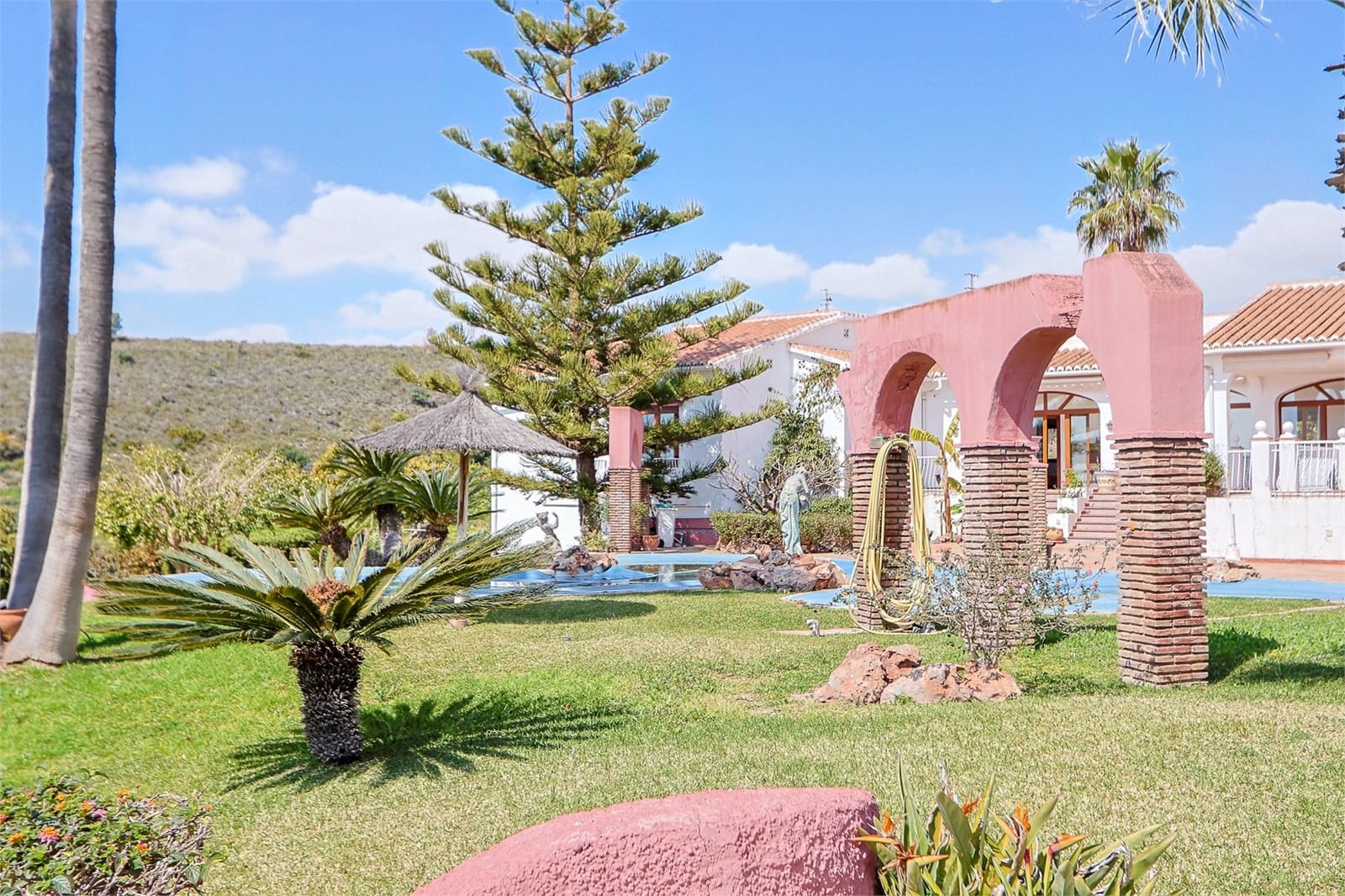 6 soveværelse Villa til salg i Nerja med swimmingpool garage - € 1.340.000 (Ref: 9976378)
