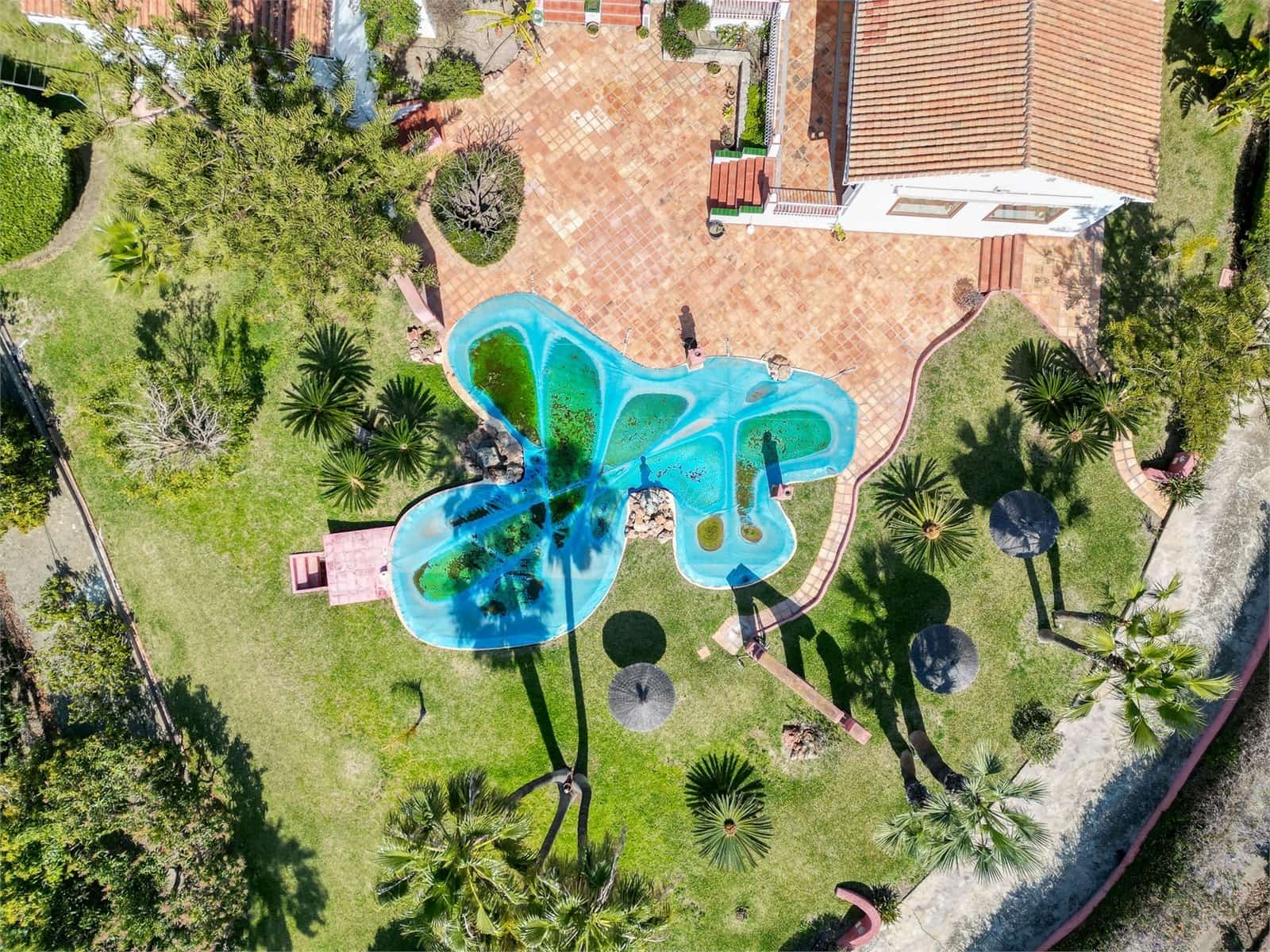 6 soveværelse Villa til salg i Nerja med swimmingpool garage - € 1.340.000 (Ref: 9976378)
