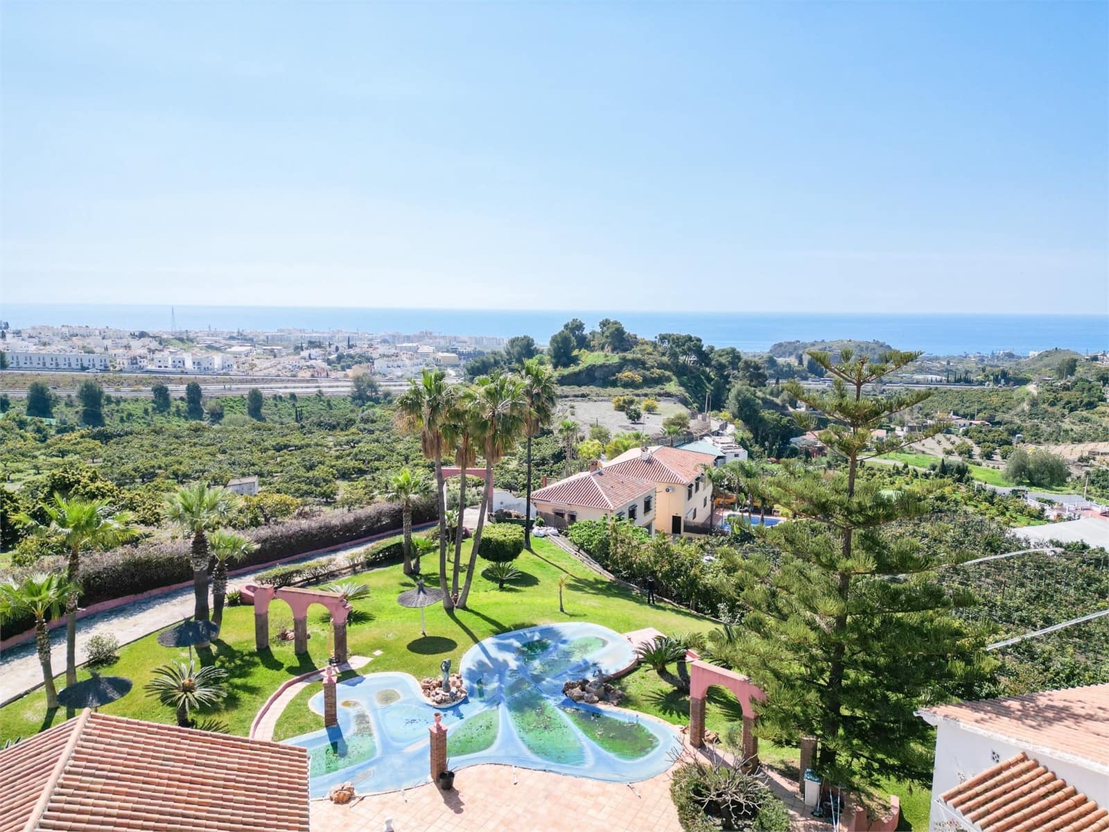 6 soveværelse Villa til salg i Nerja med swimmingpool garage - € 1.340.000 (Ref: 9976378)