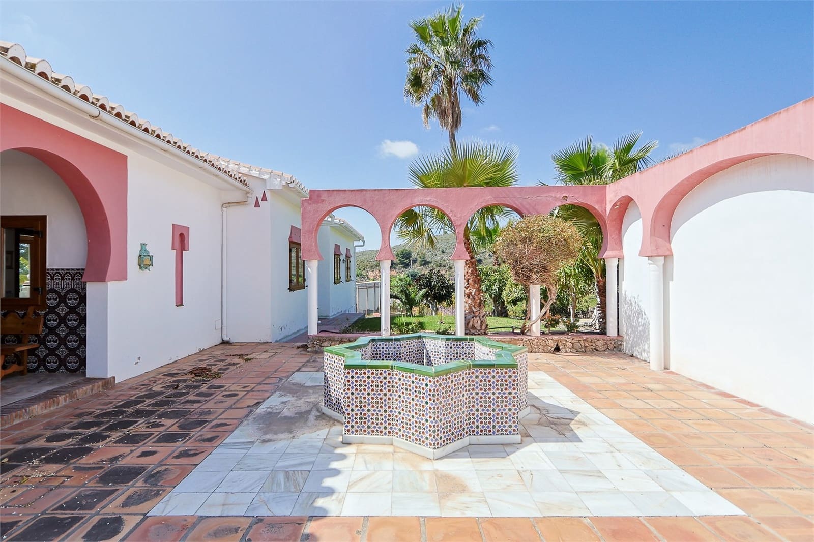 6 soveværelse Villa til salg i Nerja med swimmingpool garage - € 1.340.000 (Ref: 9976378)