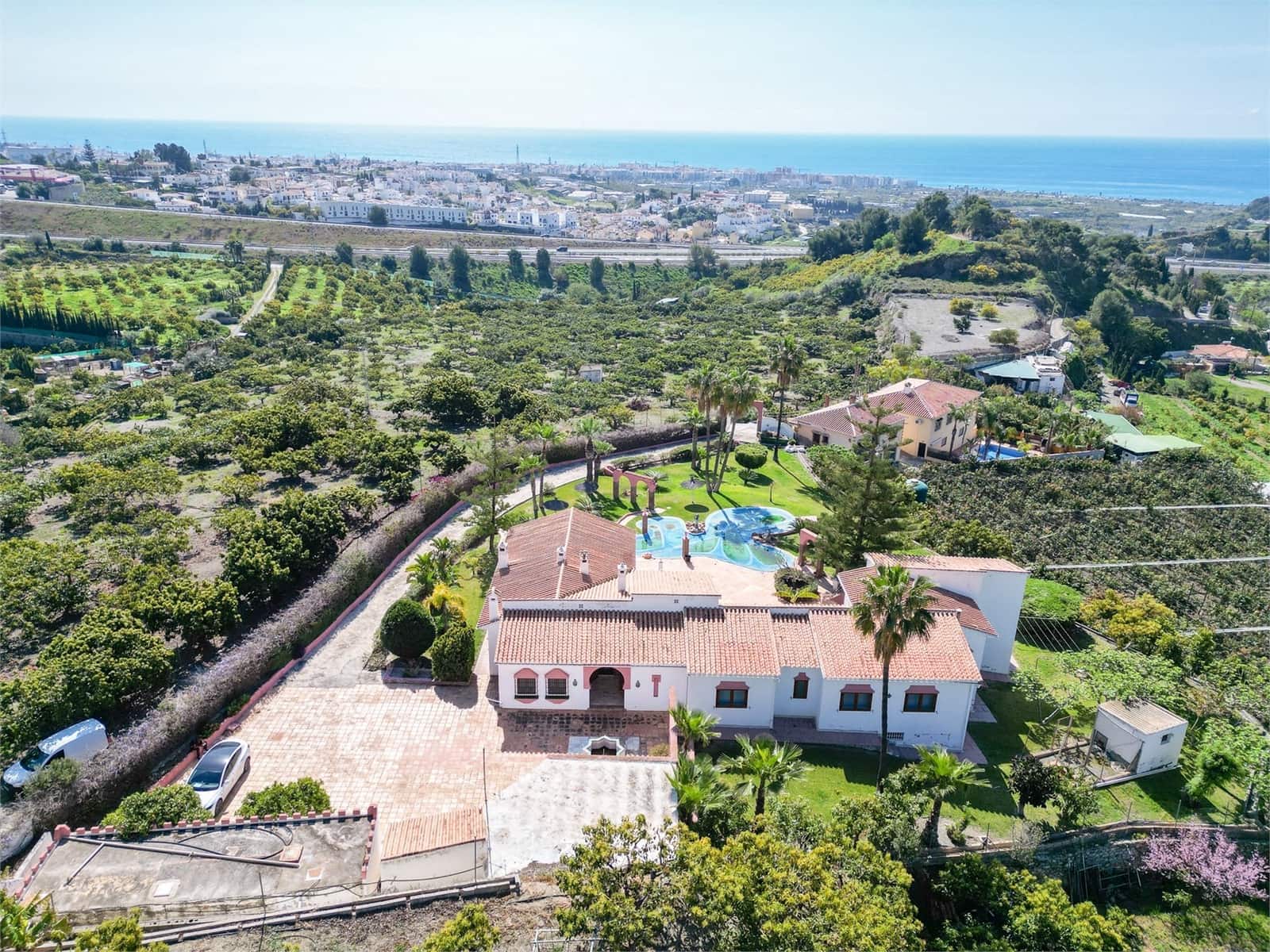 6 soveværelse Villa til salg i Nerja med swimmingpool garage - € 1.340.000 (Ref: 9976378)