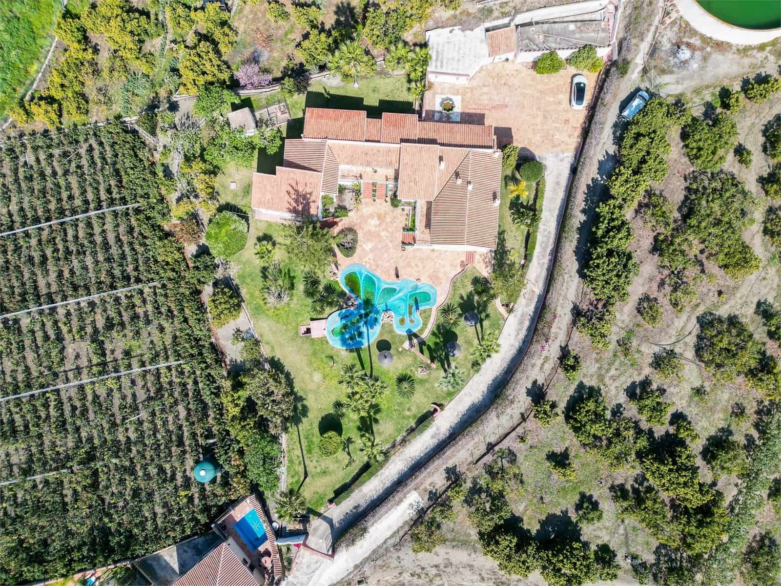 6 soveværelse Villa til salg i Nerja med swimmingpool garage - € 1.340.000 (Ref: 9976378)