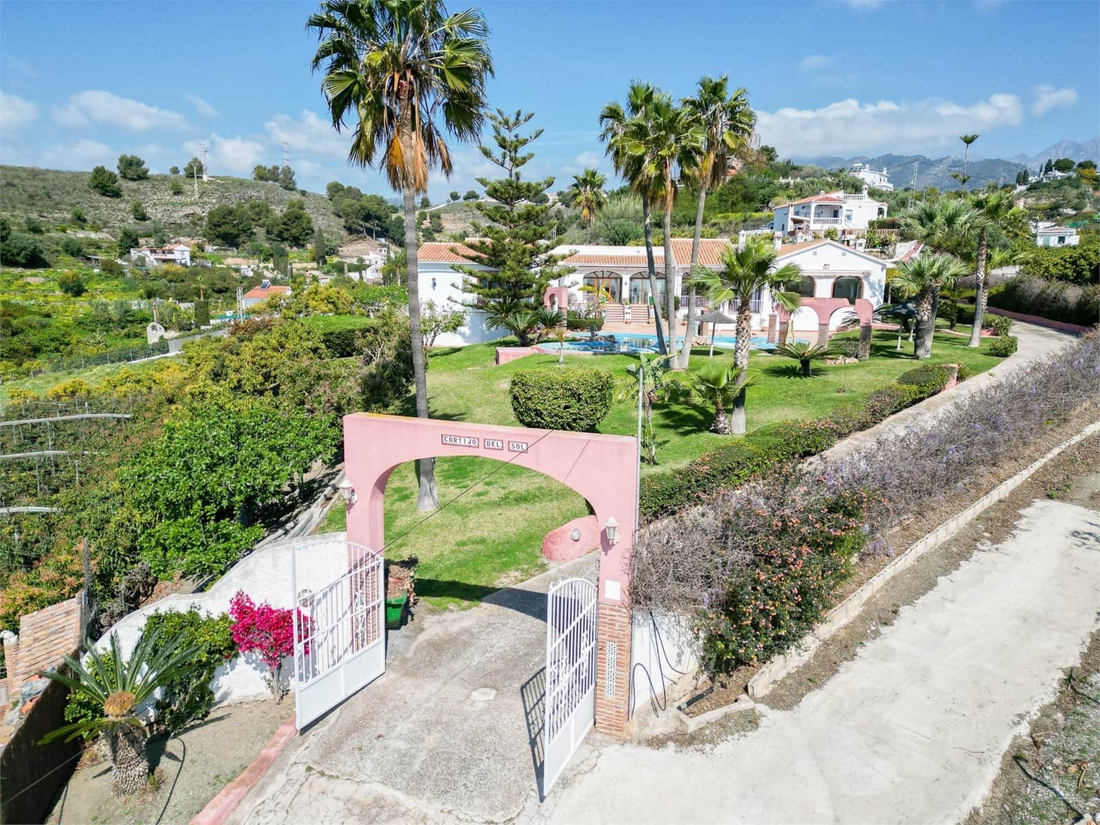 6 soveværelse Villa til salg i Nerja med swimmingpool garage - € 1.340.000 (Ref: 9976378)