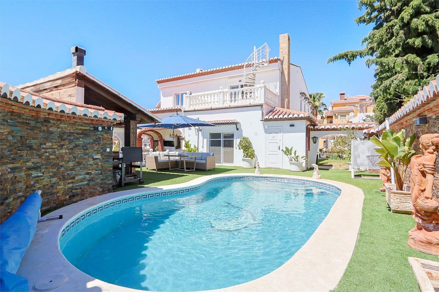 Moradia para venda em Motril - 900 000 € (Ref: 9976379)