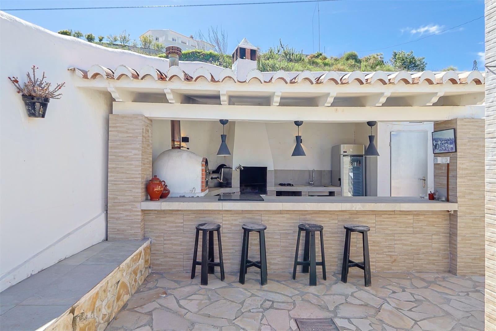 14 bedroom Villa for sale in Torrox with pool garage - € 1,250,000 (Ref: 9976381)