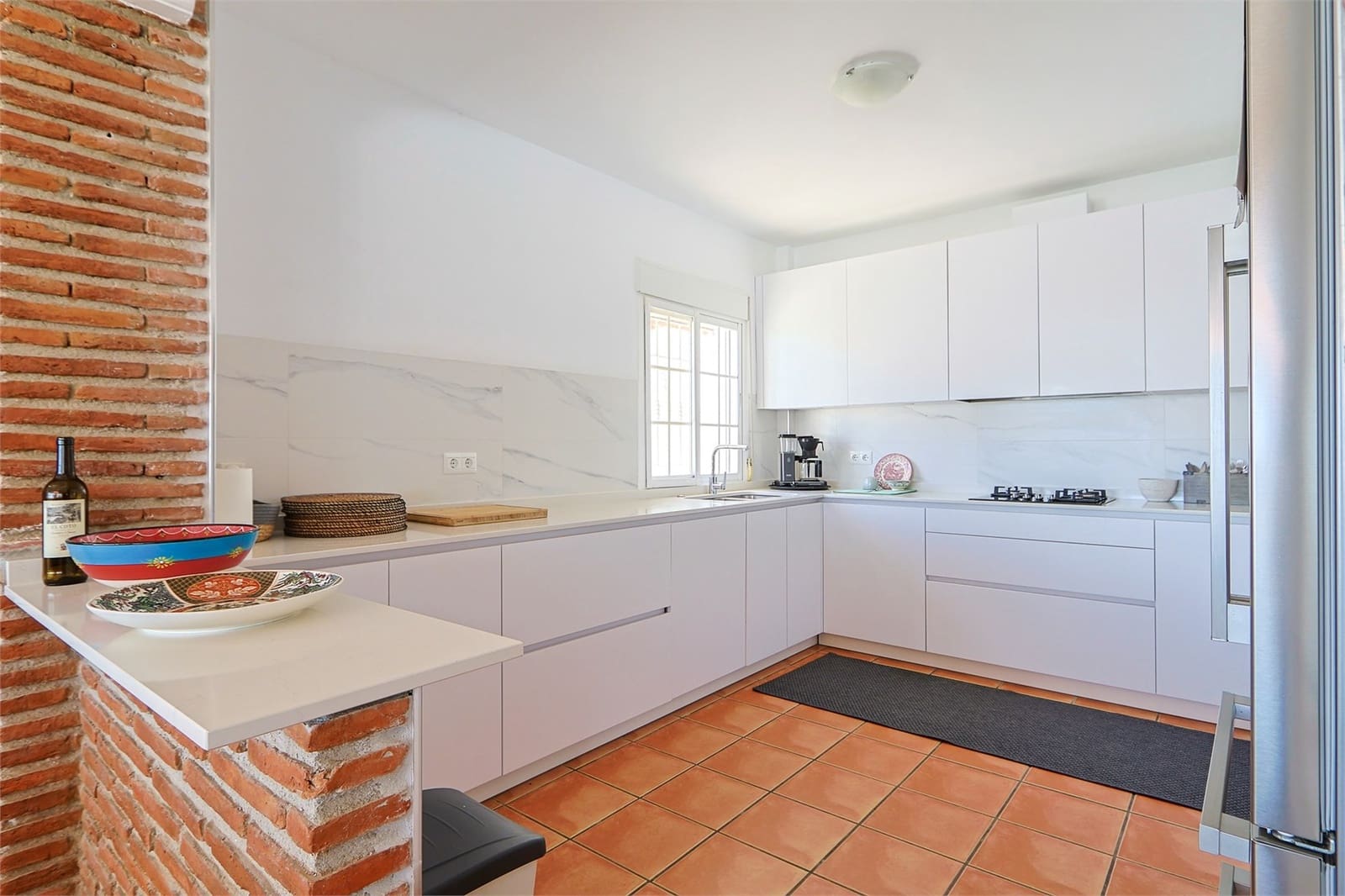 14 bedroom Villa for sale in Torrox with pool garage - € 1,250,000 (Ref: 9976381)