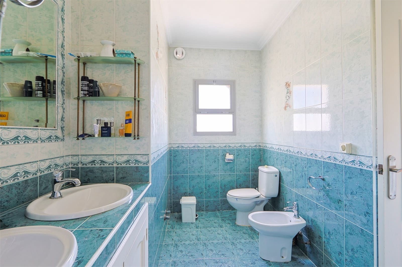 14 bedroom Villa for sale in Torrox with pool garage - € 1,250,000 (Ref: 9976381)