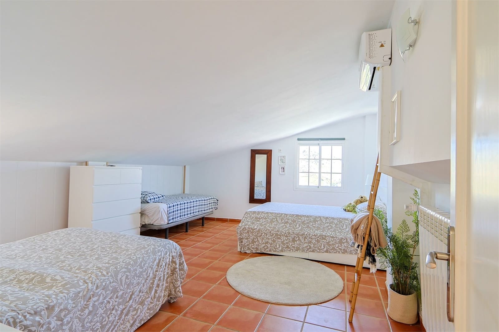 14 bedroom Villa for sale in Torrox with pool garage - € 1,250,000 (Ref: 9976381)