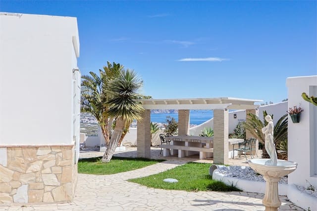 14 soveværelse Villa til salg i Torrox med swimmingpool garage - € 1.250.000 (Ref: 9976381)