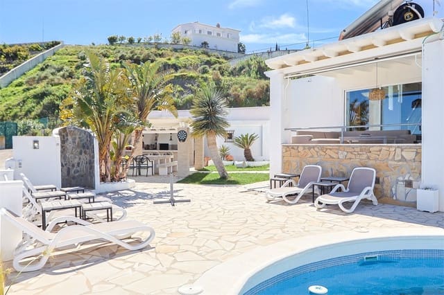 14 soveværelse Villa til salg i Torrox med swimmingpool garage - € 1.250.000 (Ref: 9976381)
