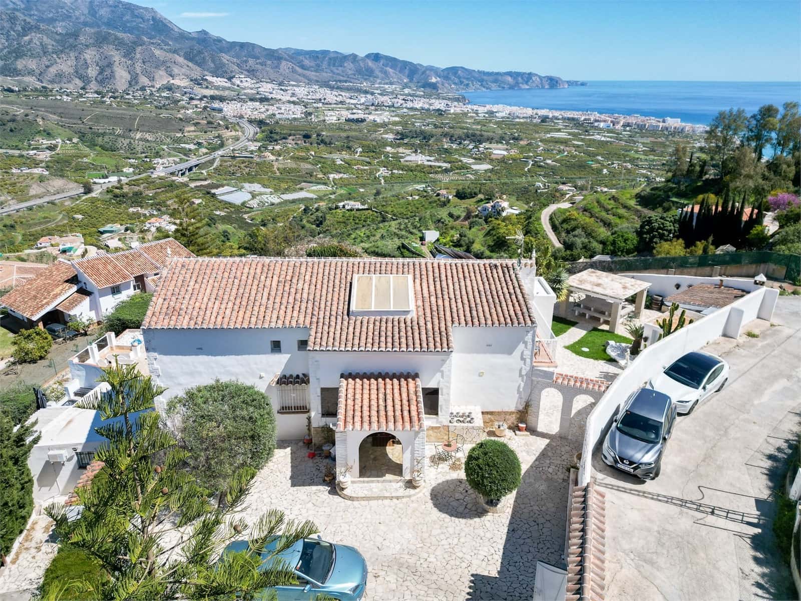 14 bedroom Villa for sale in Torrox with pool garage - € 1,250,000 (Ref: 9976381)