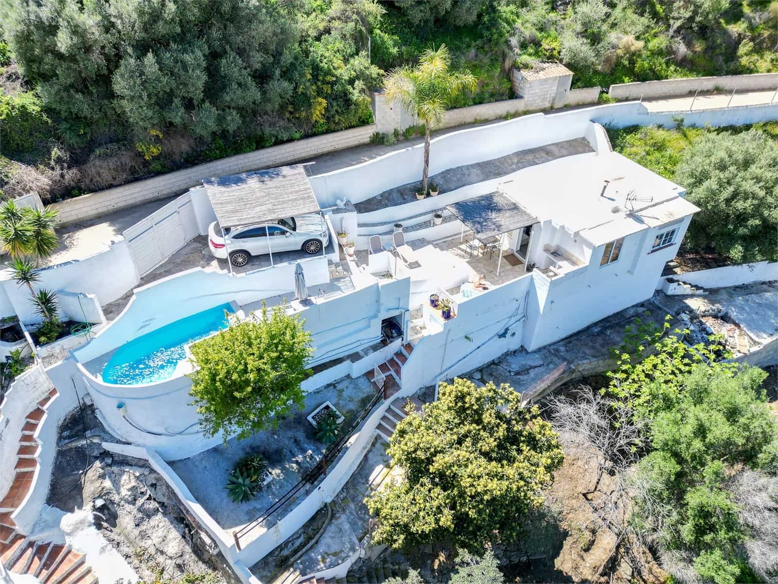 14 bedroom Villa for sale in Torrox with pool garage - € 1,250,000 (Ref: 9976381)