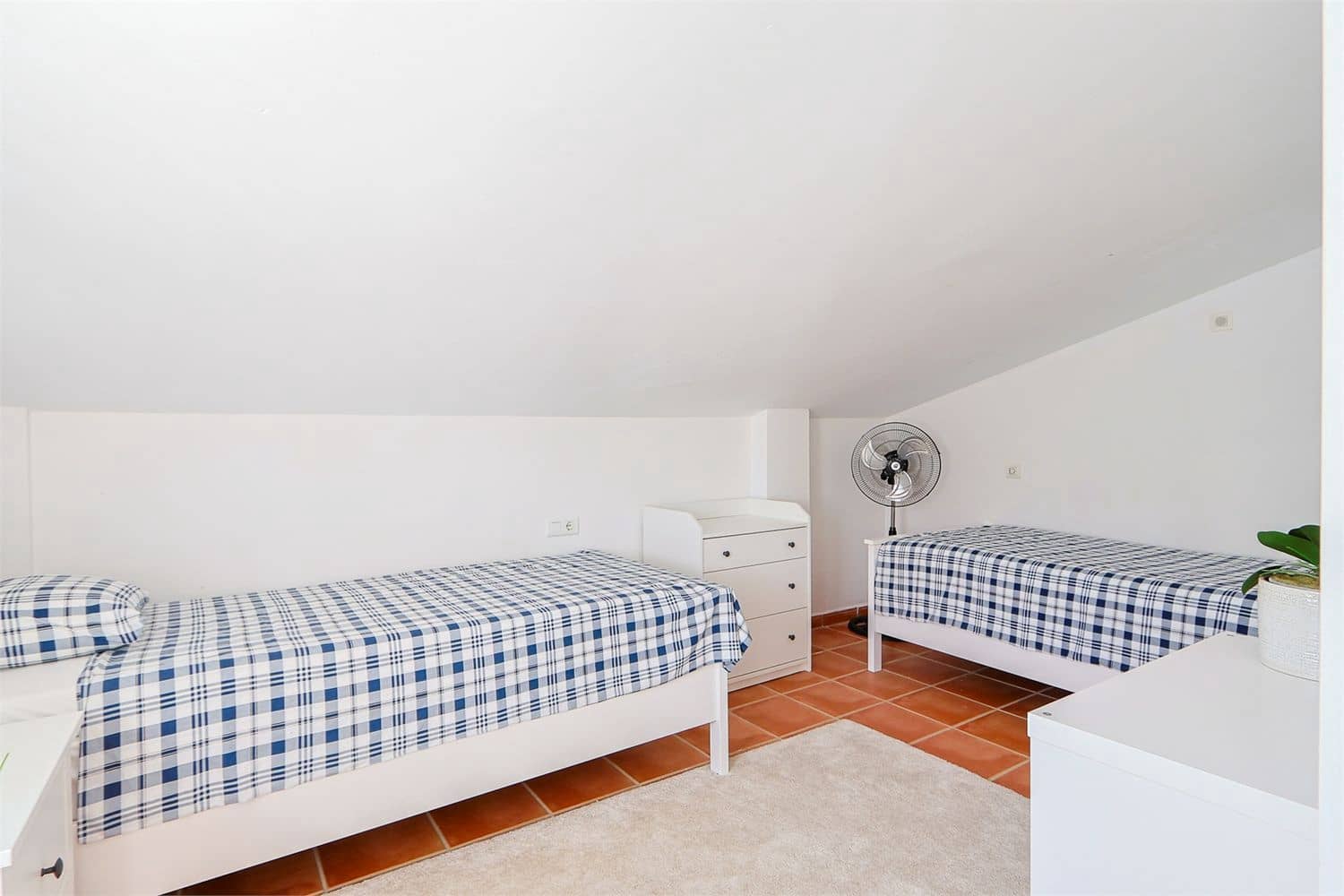 Moradia para venda em Nerja com piscina garagem - 1 250 000 € (Ref: 9976381)
