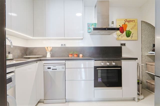 Rekkehus til salgs i Almuñécar - € 280 000 (Ref: 9976382)