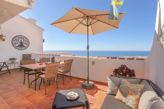 Apartamento de 2 habitaciones en Nerja en venta con piscina - 279.000 € (Ref: 9976383)