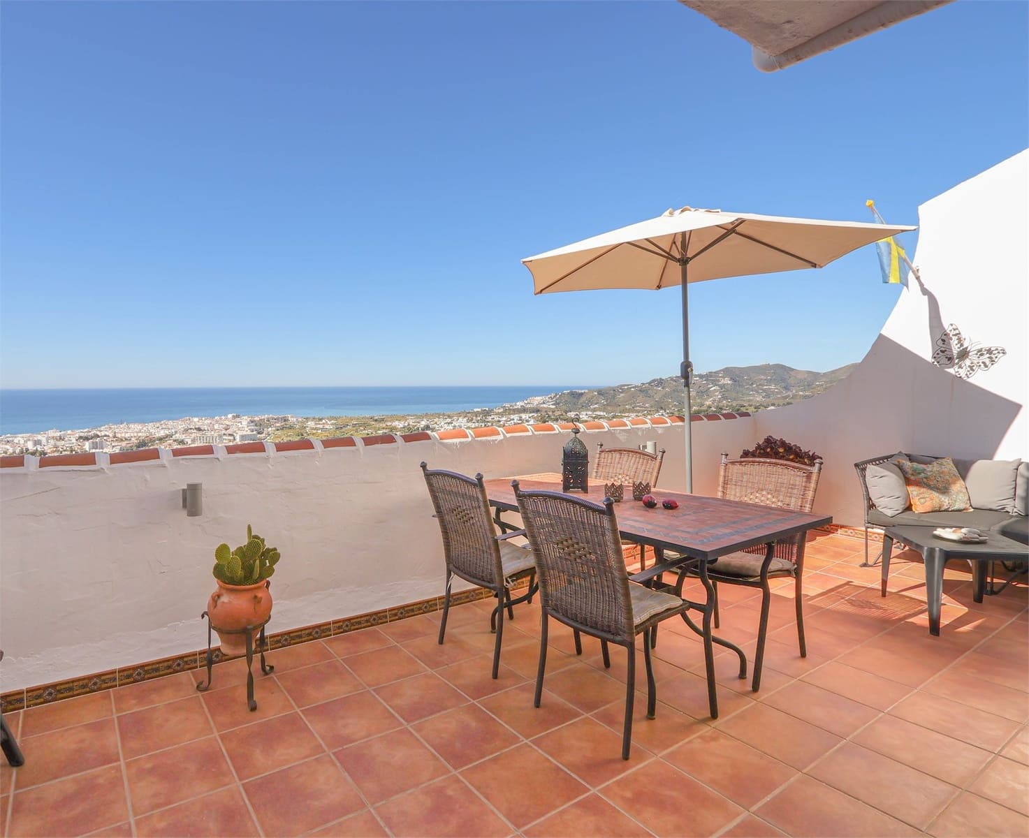 2 soveværelse Lejlighed til salg i Nerja med swimmingpool - € 279.000 (Ref: 9976383)