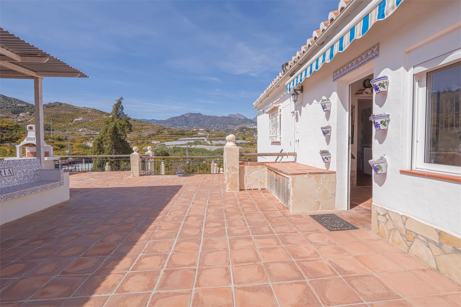 4 bedroom Finca/Country House for sale in Nerja with pool garage - € 1,099,000 (Ref: 9976384)