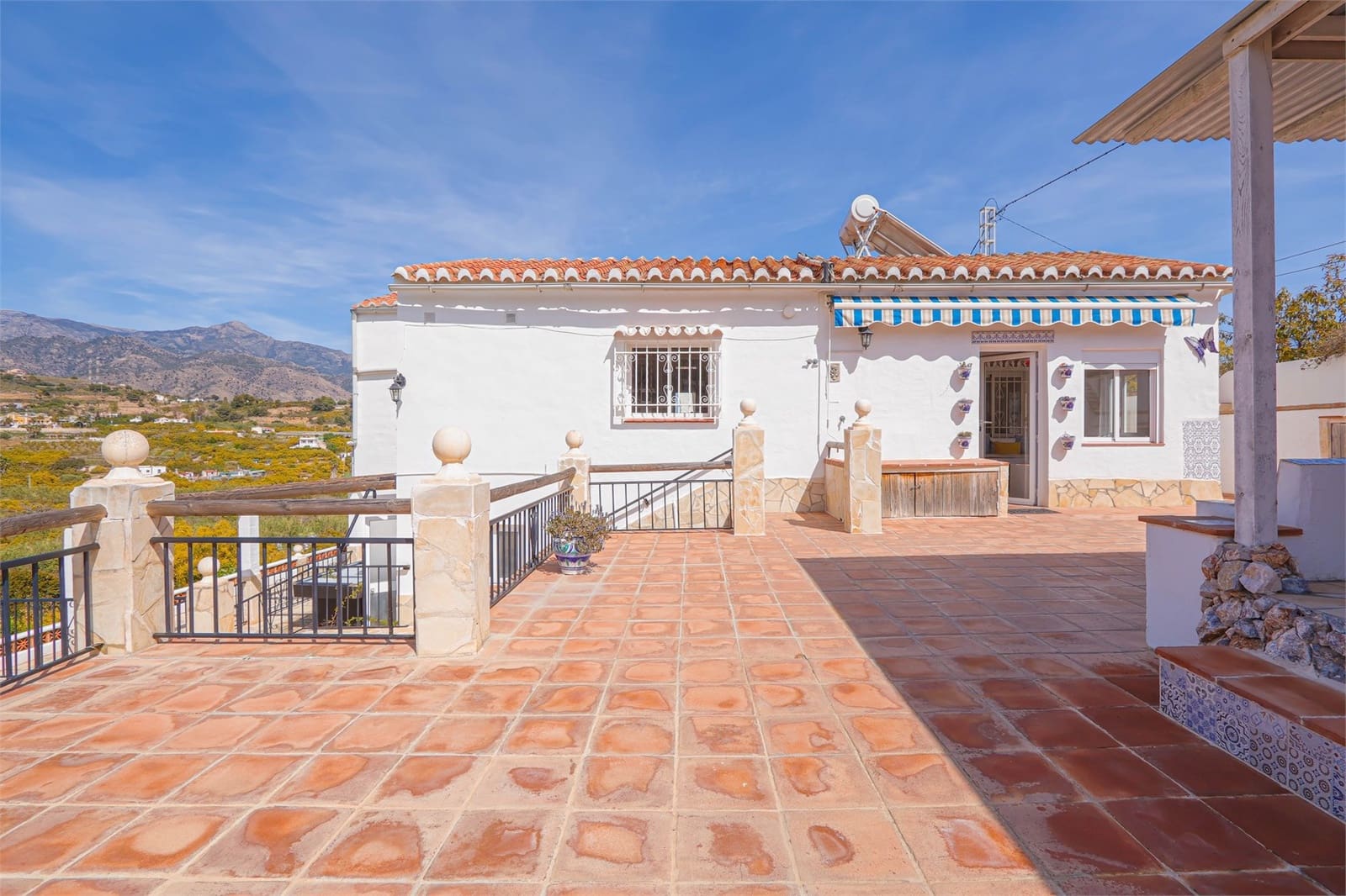 4 bedroom Finca/Country House for sale in Nerja with pool garage - € 1,099,000 (Ref: 9976384)