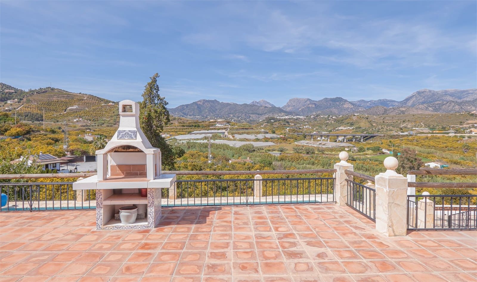 4 bedroom Finca/Country House for sale in Nerja with pool garage - € 1,099,000 (Ref: 9976384)