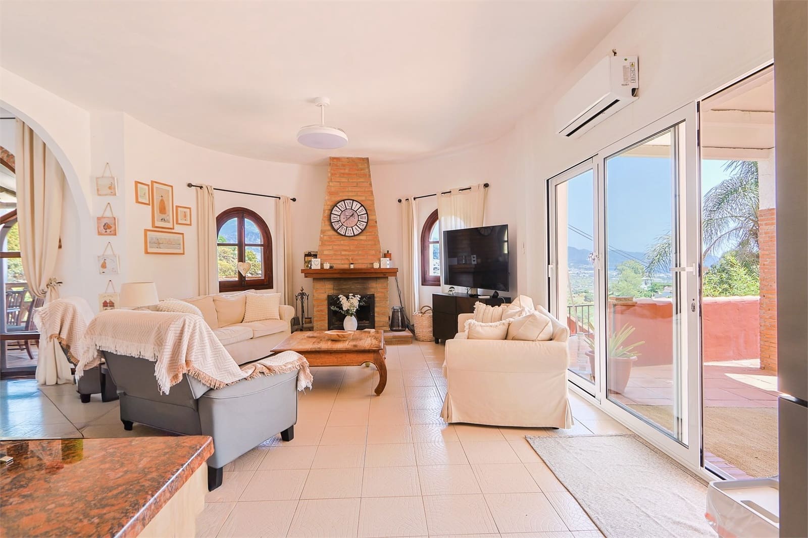 5 slaapkamer Villa te koop in Nerja met zwembad garage - € 950.000 (Ref: 9976385)