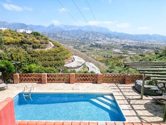 5 soveværelse Villa til salg i Nerja med swimmingpool garage - € 950.000 (Ref: 9976385)
