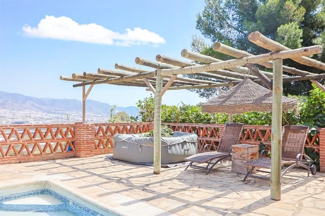 5 soveværelse Villa til salg i Nerja med swimmingpool garage - € 950.000 (Ref: 9976385)