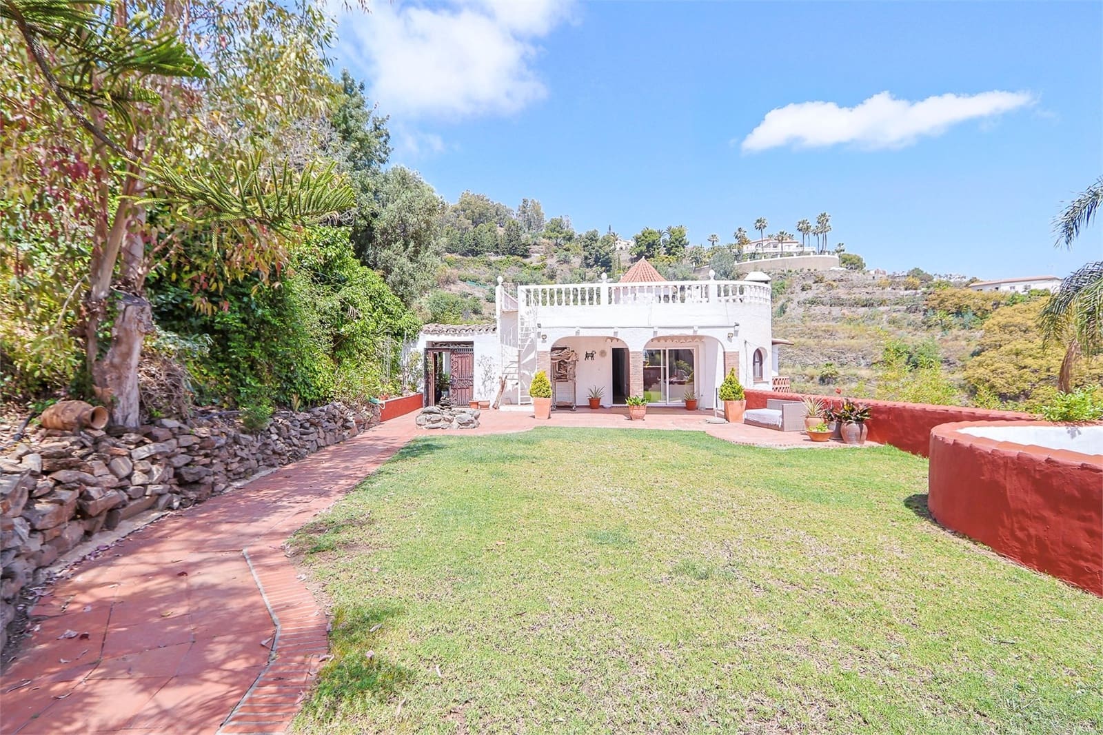 5 slaapkamer Villa te koop in Nerja met zwembad garage - € 950.000 (Ref: 9976385)