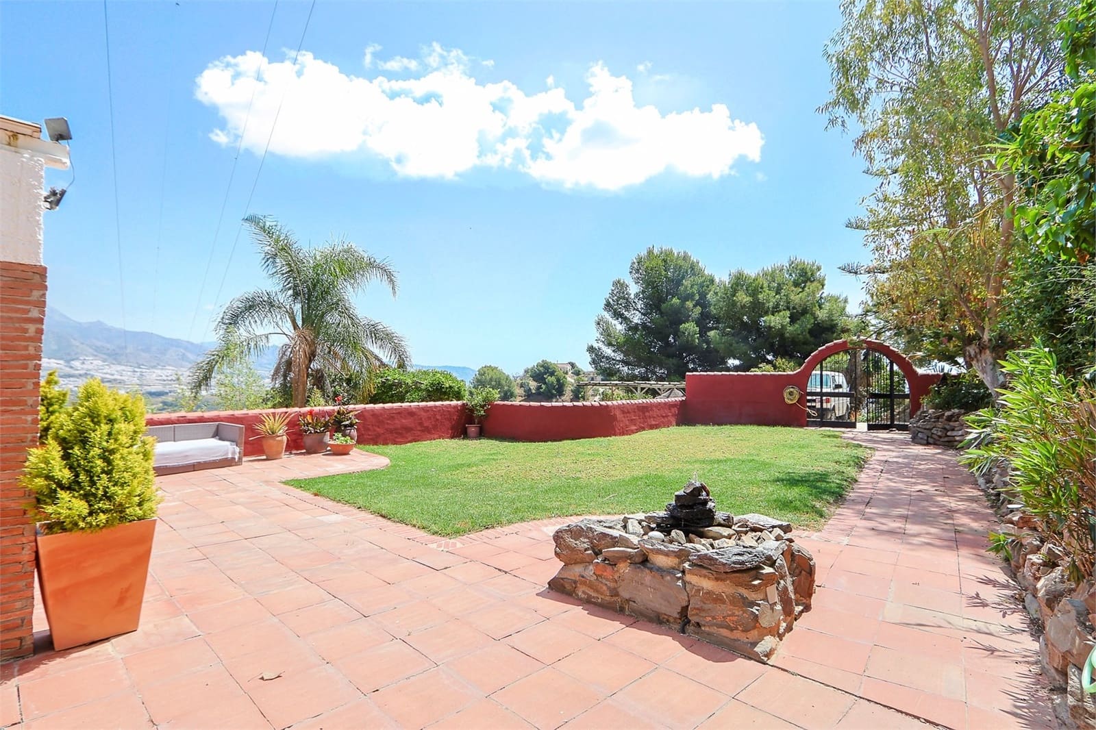 5 slaapkamer Villa te koop in Nerja met zwembad garage - € 950.000 (Ref: 9976385)