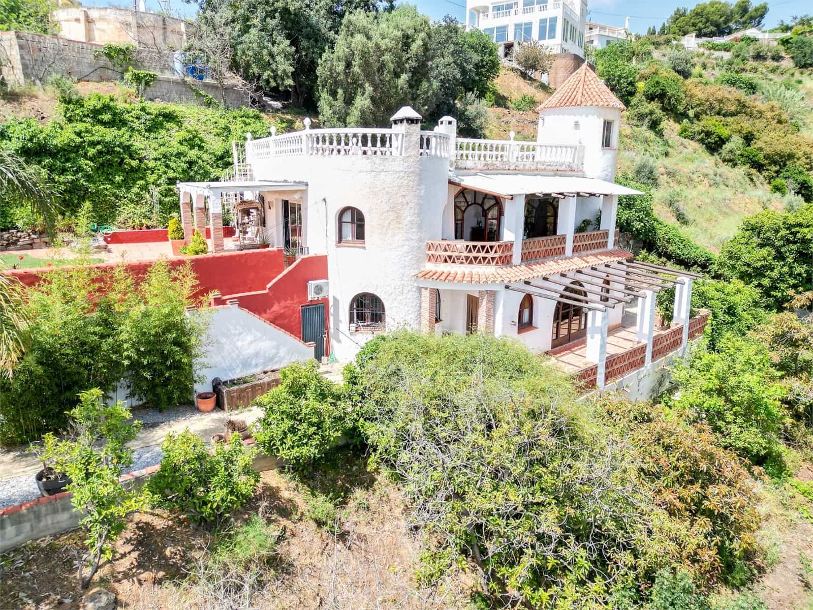 5 slaapkamer Villa te koop in Nerja met zwembad garage - € 950.000 (Ref: 9976385)