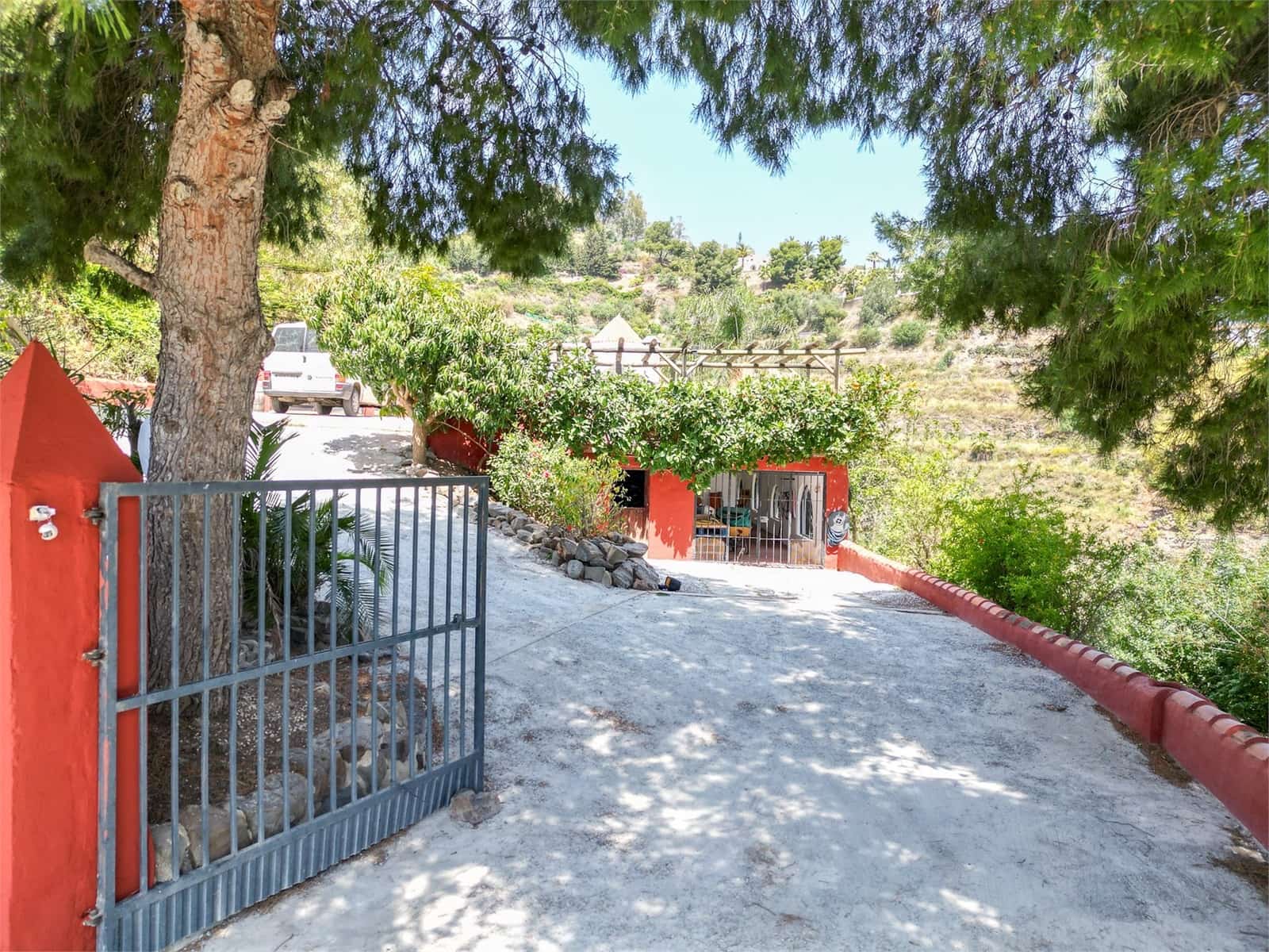 5 slaapkamer Villa te koop in Nerja met zwembad garage - € 950.000 (Ref: 9976385)