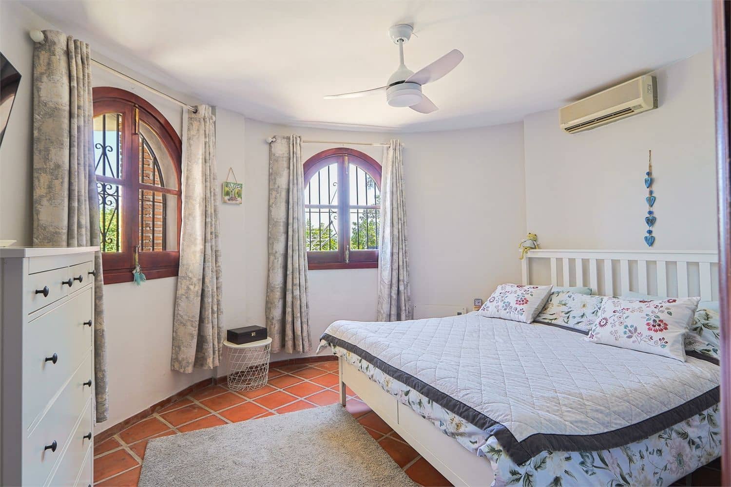 Villa for sale in Nerja with pool - € 875,000 (Ref: 9976385)