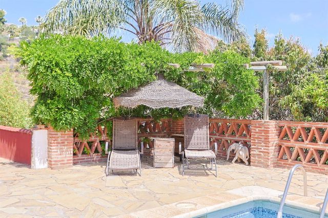 Willa na sprzedaż w Chaparil - Torrecilla - Punta Lara, Nerja z basenem - 875 000 € (Ref: 9976385)