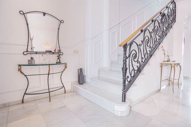 Omakotitalo myytävänä paikassa Centro, Nerja - 595 000 € (Ref: 9976386)