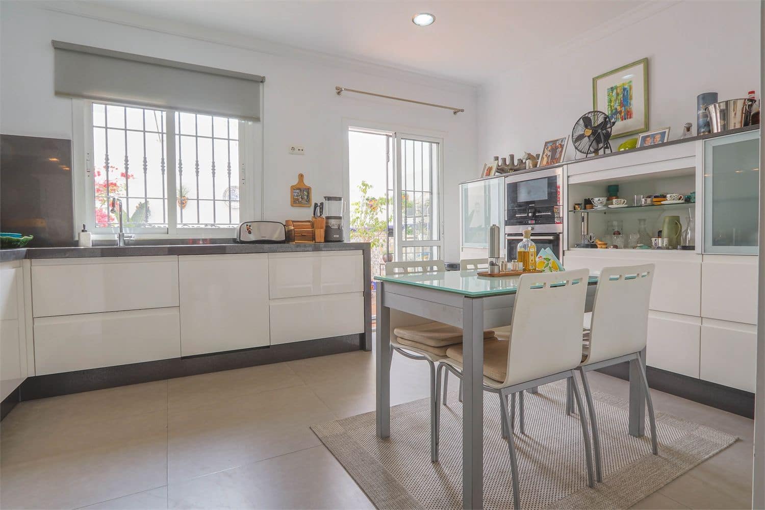 Omakotitalo myytävänä paikassa Nerja - 595 000 € (Ref: 9976386)