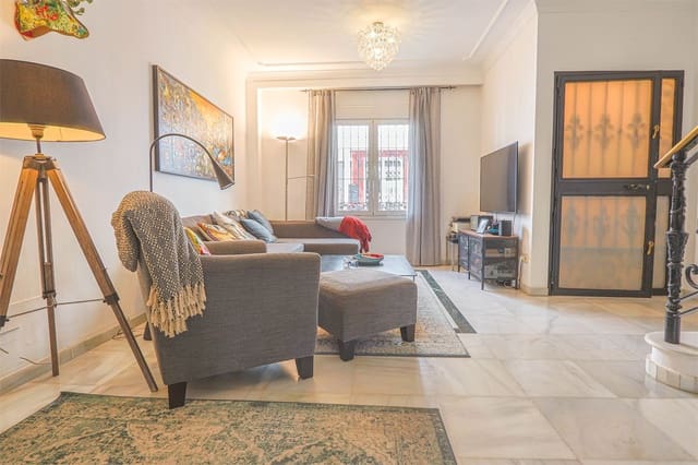 Omakotitalo myytävänä paikassa Centro, Nerja - 595 000 € (Ref: 9976386)