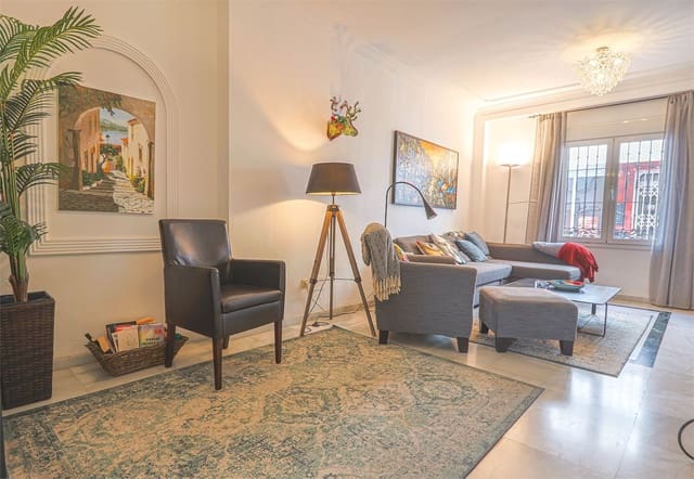Omakotitalo myytävänä paikassa Centro, Nerja - 595 000 € (Ref: 9976386)