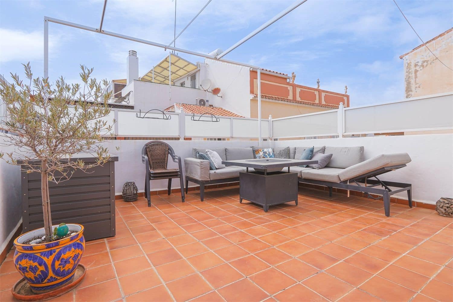 Omakotitalo myytävänä paikassa Nerja - 595 000 € (Ref: 9976386)
