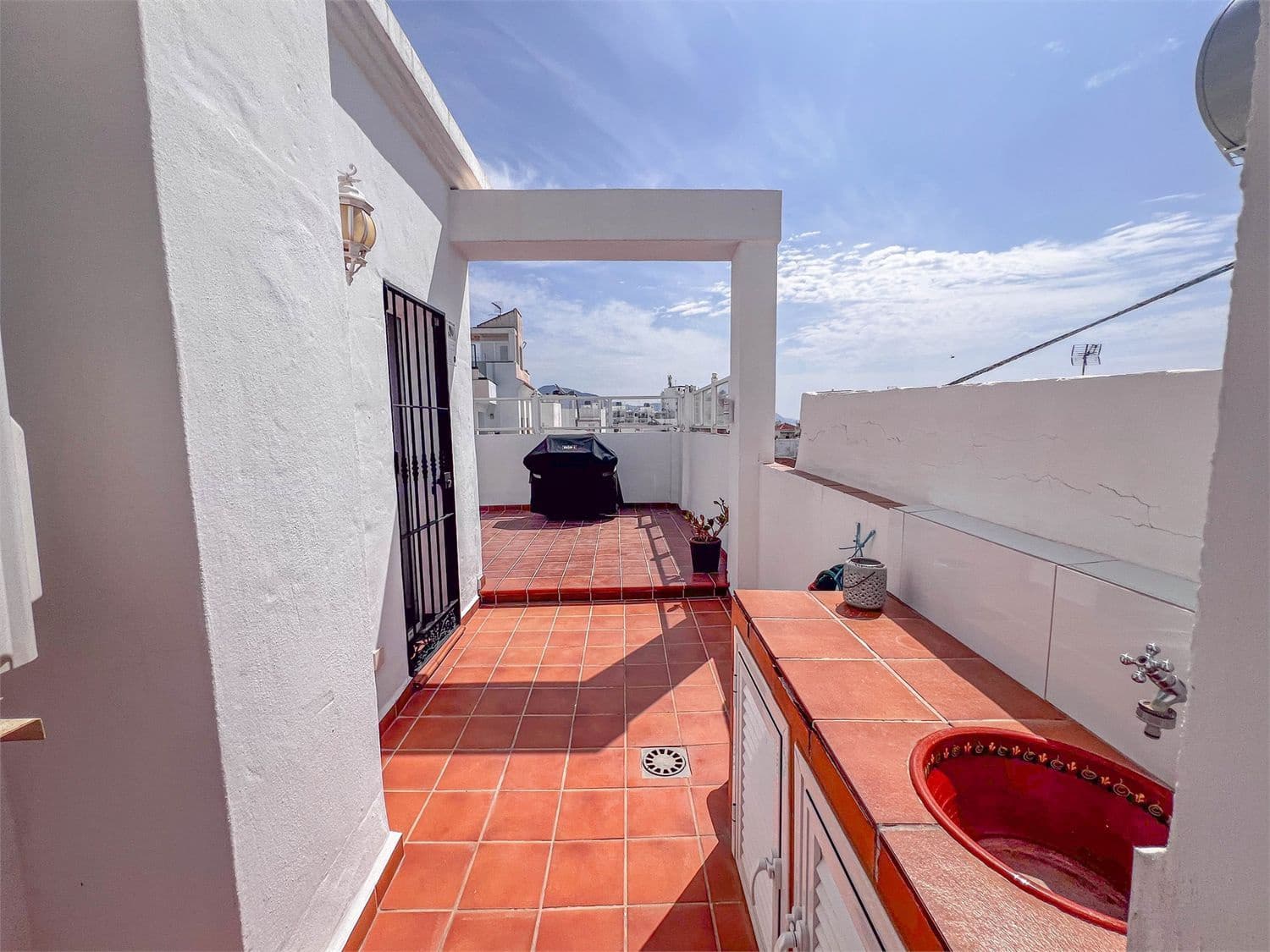 Omakotitalo myytävänä paikassa Nerja - 595 000 € (Ref: 9976386)