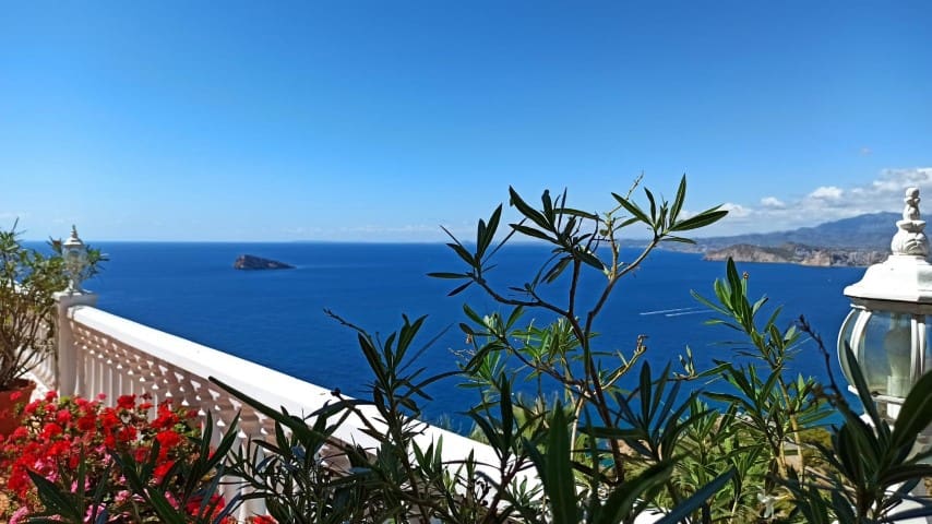 7 bedroom Villa for sale in Benidorm - € 13,500,000 (Ref: 5572612)