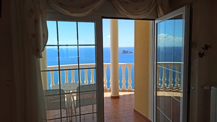 7 bedroom Villa for sale in Benidorm - € 13,500,000 (Ref: 5572612)