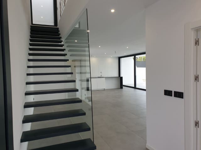 4 bedroom Villa for sale in Calpe / Calp - € 1,290,000 (Ref: 6452964)