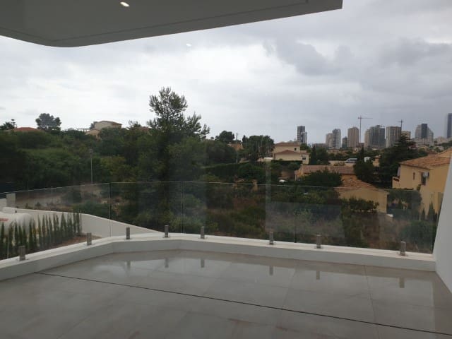 4 bedroom Villa for sale in Calpe / Calp - € 1,290,000 (Ref: 6452964)