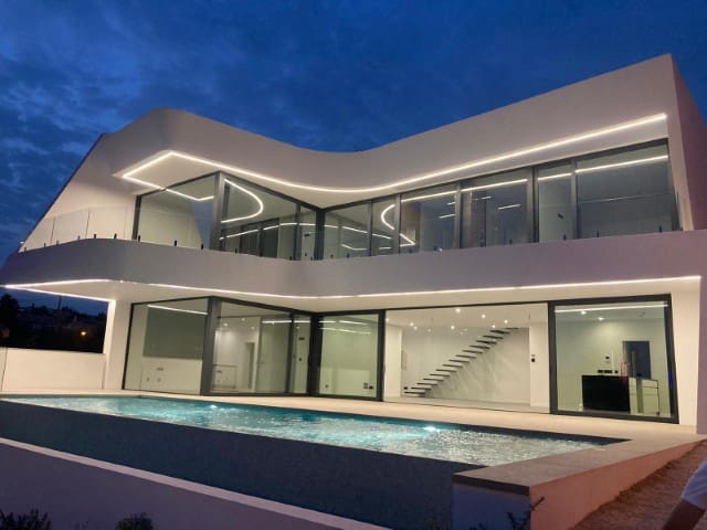 4 bedroom Villa for sale in Calpe / Calp - € 1,290,000 (Ref: 6452964)